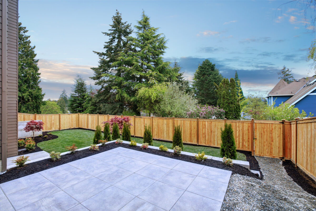 The Most Durable Types of Fences For Yards - All Climate Painting